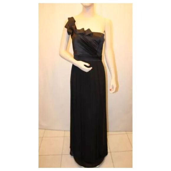 Max and Cleo Black Satin Chiffon Gown size 4 Small hole on the bottom of the dre - Picture 1 of 13
